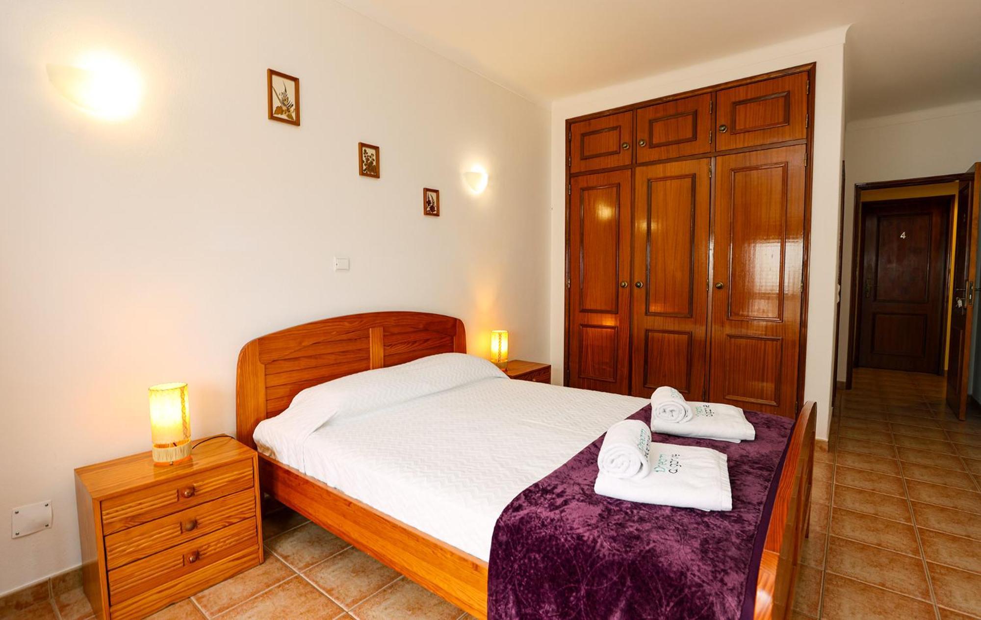 P - Meia-Praia Seaview Guesthouse Lagos Exterior photo