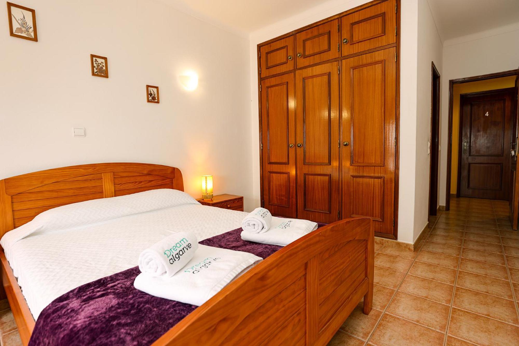 P - Meia-Praia Seaview Guesthouse Lagos Exterior photo